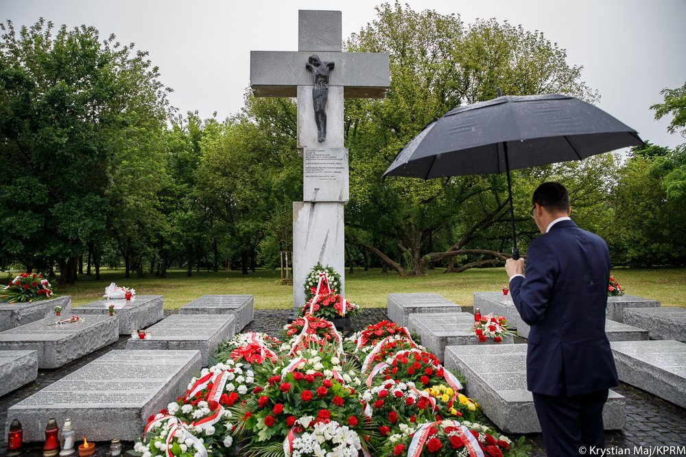 Morawiecki w rocznicę ukraińskiego ludobójstwa na Wołyniu: Nie ma pojednania bez pamięci i prawdy