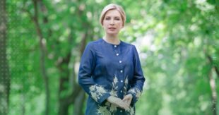 Щиро вітаю всіх з Міжнародним днем молоді! Щиро вітаю всіх з Міжнародним днем молоді!