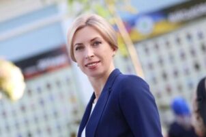 Навіть експомічники діючого мера йдуть назустріч та пропонують почати будувати місто для киян