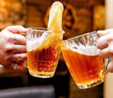 Чоловік в Польщі викликав поліцію, бо дружина не дозволила йому купити пиво: в результаті сам заплатив штраф