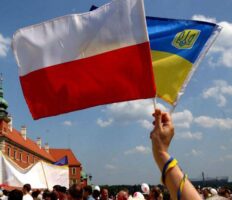 Поляки чекають на українців: затребувані працівники в меблевій та електронній промисловостях