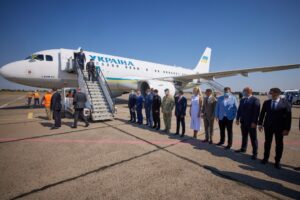 Президент прибув з робочою поїздкою на Миколаївщину Президент прибув з робочою поїздкою на Миколаївщину