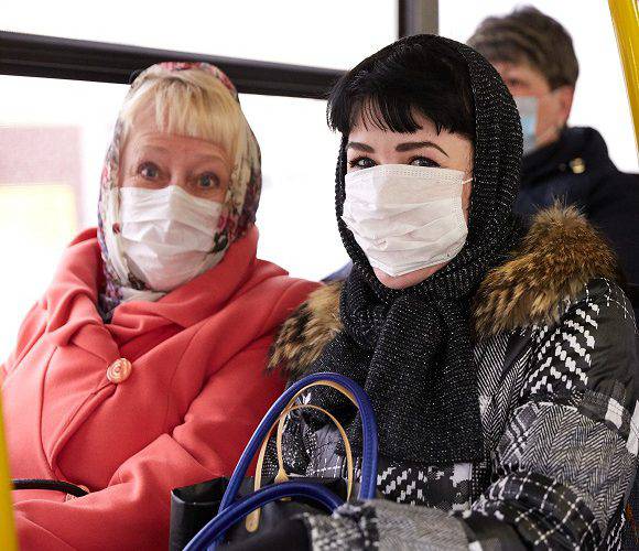 В «червоних» зонах у Польщі масово штрафують людей за відсутність маски
