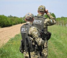 Україна розширила категорії осіб, які не повинні проходити карантин після перетину кордону