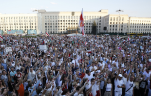 Яцек Чапутович провів розмову зі Святланою Ціханоуською Яцек Чапутович провів розмову зі Святланою Ціханоуською