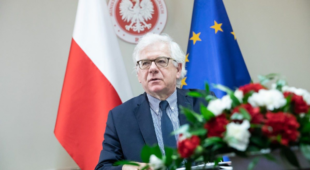 Прем’єр-міністр прийняв відставку глави МЗС Яцека Чапутовича