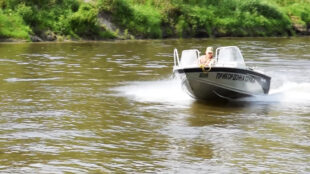 Кордон по Західному Бугу вартує «Амбуків» Кордон по Західному Бугу вартує «Амбуків»