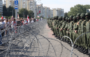 Політолог: Путін підтримує Лукашенку, бо боїться революції в Росії