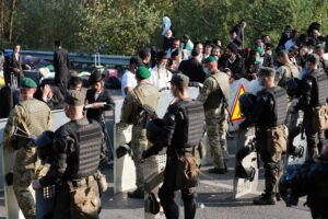 Прикордонники продовжують охороняти ділянку українсько-білоруського кордону у посиленому режимі (відео)