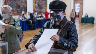 Явка по Києву на 13:00 склала 16%, по Україні - від 14 до 26%