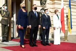 Візит президента Польщі Анджея Дуди з дружиною Агатою в Україну. Зустріч з Володимиром Зеленським (відео)
