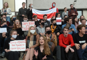 Білорусь вимагає обмеження числа дипломатів Польщі та Литви