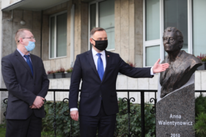 Президент Анджей Дуда відкрив у Києві пам’ятник Анні Валєнтинович