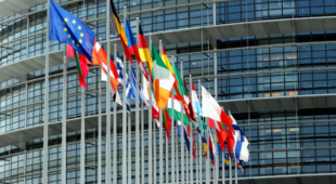 Тіммерманс: Єврокомісія не буде перешкоджати будівництву атомної електростанції в Польщі