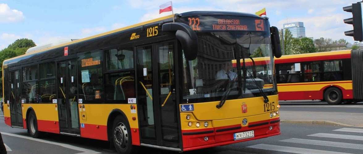 В столиці Польщі автобуси транспортуватимуть хворих на коронавірус [+ФОТО, ВІДЕО]