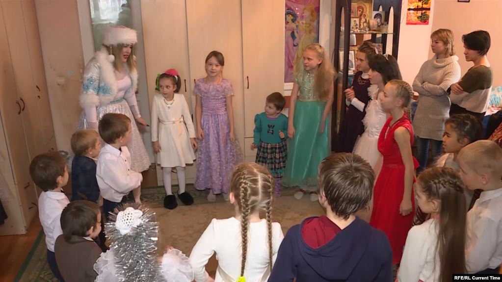 Влада Києва заборонила допуск батьків на новорічні свята у дитсадки і школи