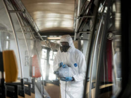 Хвора на коронавірус українка поїхала з Вроцлава автобусом до Кракова в консульство