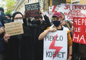 Польський уряд відклав заборону абортів