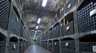 "Ця дія є ще одним епізодом у загальному злочині окупації Криму" - експерт КРЦ про продаж "Масандри"