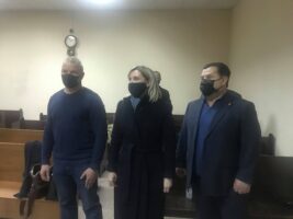 Судове засідання в Печерському суді вчора закінчилось десь о 23 вечора