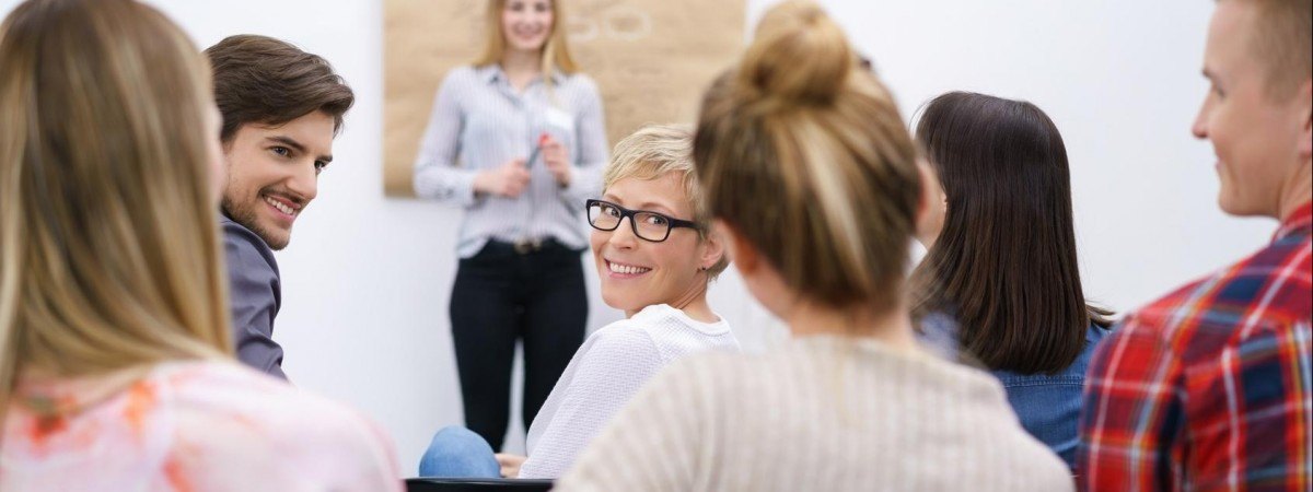 Поліцеальні школи: безплатна освіта, робота без дозволу, 6 років до стажу. Відповіді на поширені питання