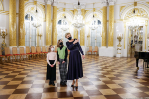 Перша леді взяла участь в акції «Зимові канікули по-королівськи» Перша леді взяла участь в акції «Зимові канікули по-королівськи»