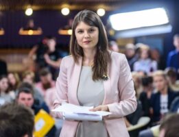 Державні інституції як ознака розвиненості Державні інституції як ознака розвиненості