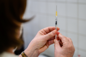 У Польщі більше провакцинованих від COVID-19, ніж середньо в ЄС У Польщі більше провакцинованих від COVID-19, ніж середньо в ЄС