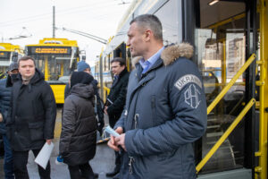 Віталій Кличко: Сьогодні на маршрути в Києві вийдуть іще 15 нових сучасних тролейбусів, які нещодавно придбало місто (+фото) Віталій Кличко: Сьогодні на маршрути в Києві вийдуть іще 15 нових сучасних тролейбусів, які нещодавно придбало місто (+фото)