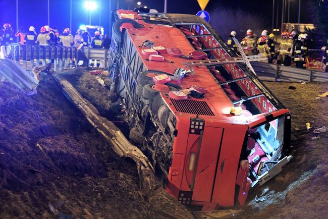 Рейсовый автобус Познань-Херсон попал в ДТП в Польше: 5 граждан Украины погибли, один в тяжелом состоянии, 35 травмированы. Фоторепортаж (обновлено)