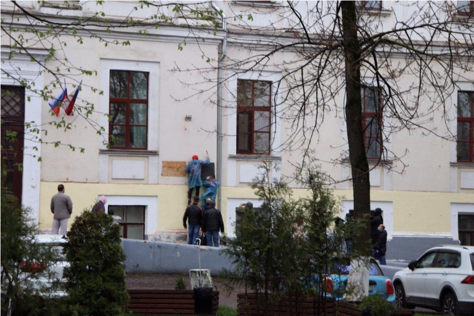 Суд у Твєрі надалі не пояснює рішення усунення катинських таблиць