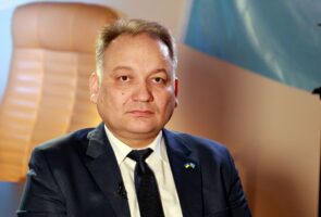 "Мова корінного народу не може розвиватися без правової підтримки" - Барієв