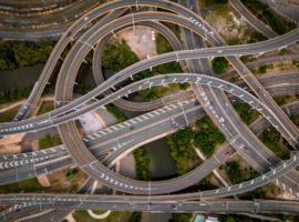 Handluj z Ukrainą! Najważniejsze postanowienia w handlowych umowach międzynarodowych między firmami z Polski i Ukrainy