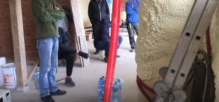 У Вроцлаві депортували 12 українців, які нелегально працювали на будівництві У Вроцлаві депортували 12 українців, які нелегально працювали на будівництві