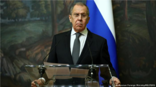 Лавров вважає, що не Кравчуку вирішувати про місце роботи ТКГ