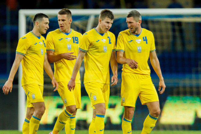 Без «Героям слава». УЄФА зобов'язав змінити форму збірної України