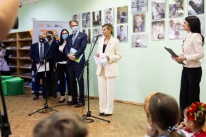 Первая леди вместе с Послом Швеции в Украине открыли клуб для ответственных пап «TATO-Hub Полтава» и запустили аудиогид на шведском языке в Музее Полтавской битвы