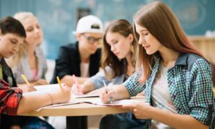 У Польщі 40 студентів з України отримали стипендію по 3 тис зл