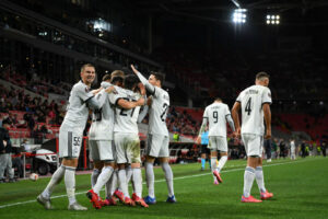 "Легия" на последних минутах вырвала победу над "Спартаком" в Москве в стартовом матче Лиги Европы "Легия" на последних минутах вырвала победу над "Спартаком" в Москве в стартовом матче Лиги Европы