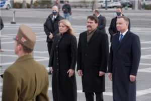 Президент Польщі розпочав візит до Угорщини, де візьме участь у зустрічі V4