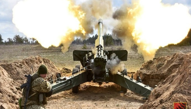 Поблизу Старобільська артилерія розбила колону російської техніки