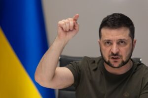 Президент: «Денацифікація» та демілітаризація України на перемовинах із Росією не обговорюється взагалі Президент: «Денацифікація» та демілітаризація України на перемовинах із Росією не обговорюється взагалі