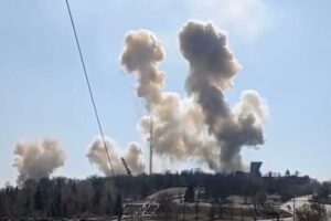 В Ізюмі окупанти знищили телевежу