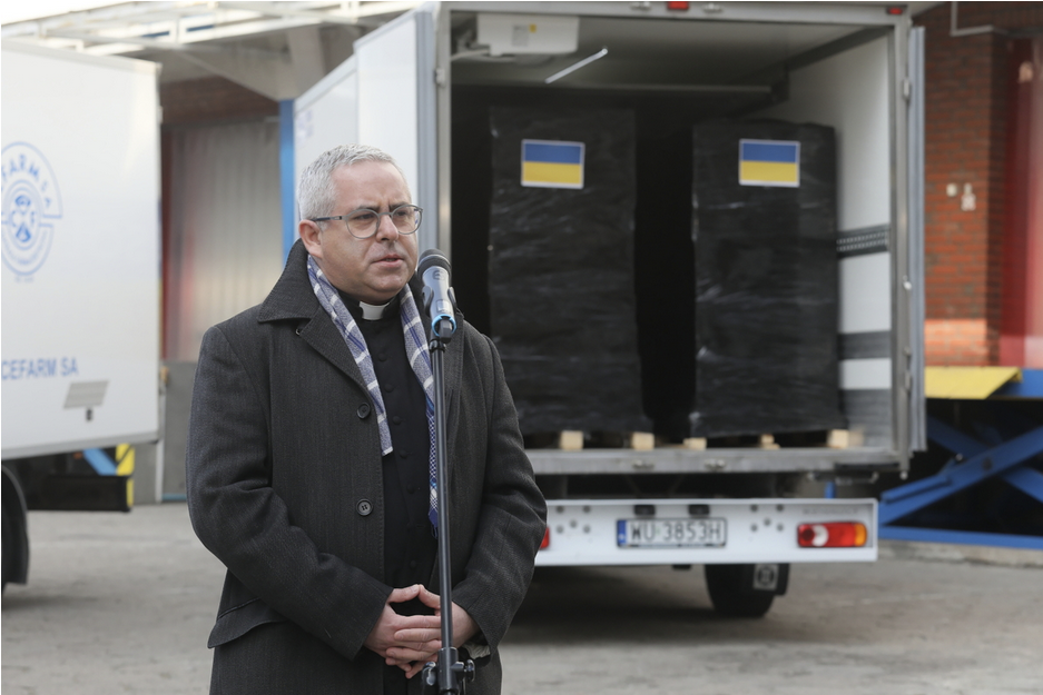 В Україну відправився транспорт із ліками від «Cefarm»