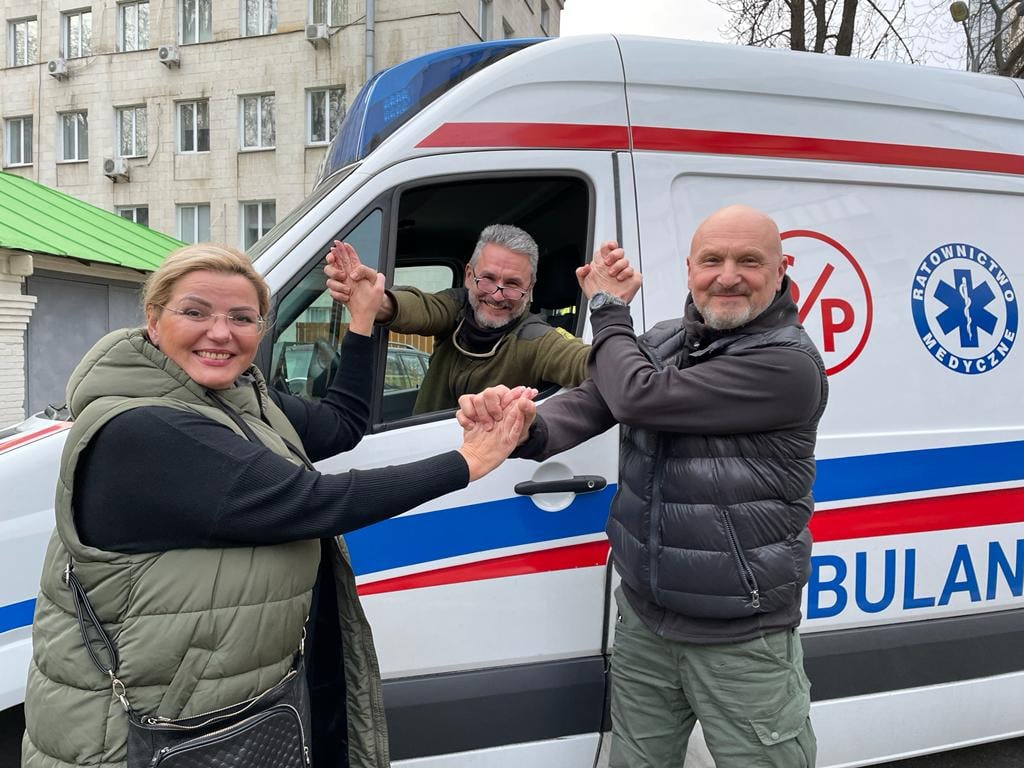 Благодійний Фонд Польсько-Українського Партнерства зміг активно долучитись до організації передачі автомобіля швидкої допомоги на базі Mercedes Benz Sprinter