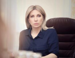 Звертаюсь до наших лідерів суспільної думки, особливо до політиків