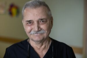 Понад 400 українських дітей з онкологією евакуйовано на лікування за кордон