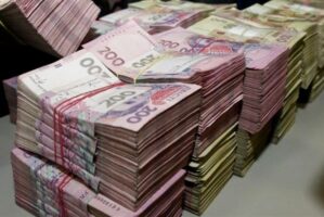 «Бойові» 100 000 грн виплачуватимуть захисникам і захисницям, які лікуються від отриманих поранень, - Постанова Кабміну