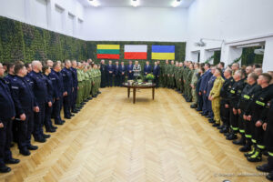 Wielkanocne spotkanie Pierwszej Damy z żołnierzami, funkcjonariuszami i wolontariuszami zaangażowanymi w pomoc uchodźcom