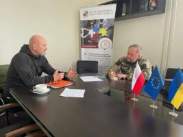 Війна заставила мене по новому глянути на багато людей і речей Війна заставила мене по новому глянути на багато людей і речей